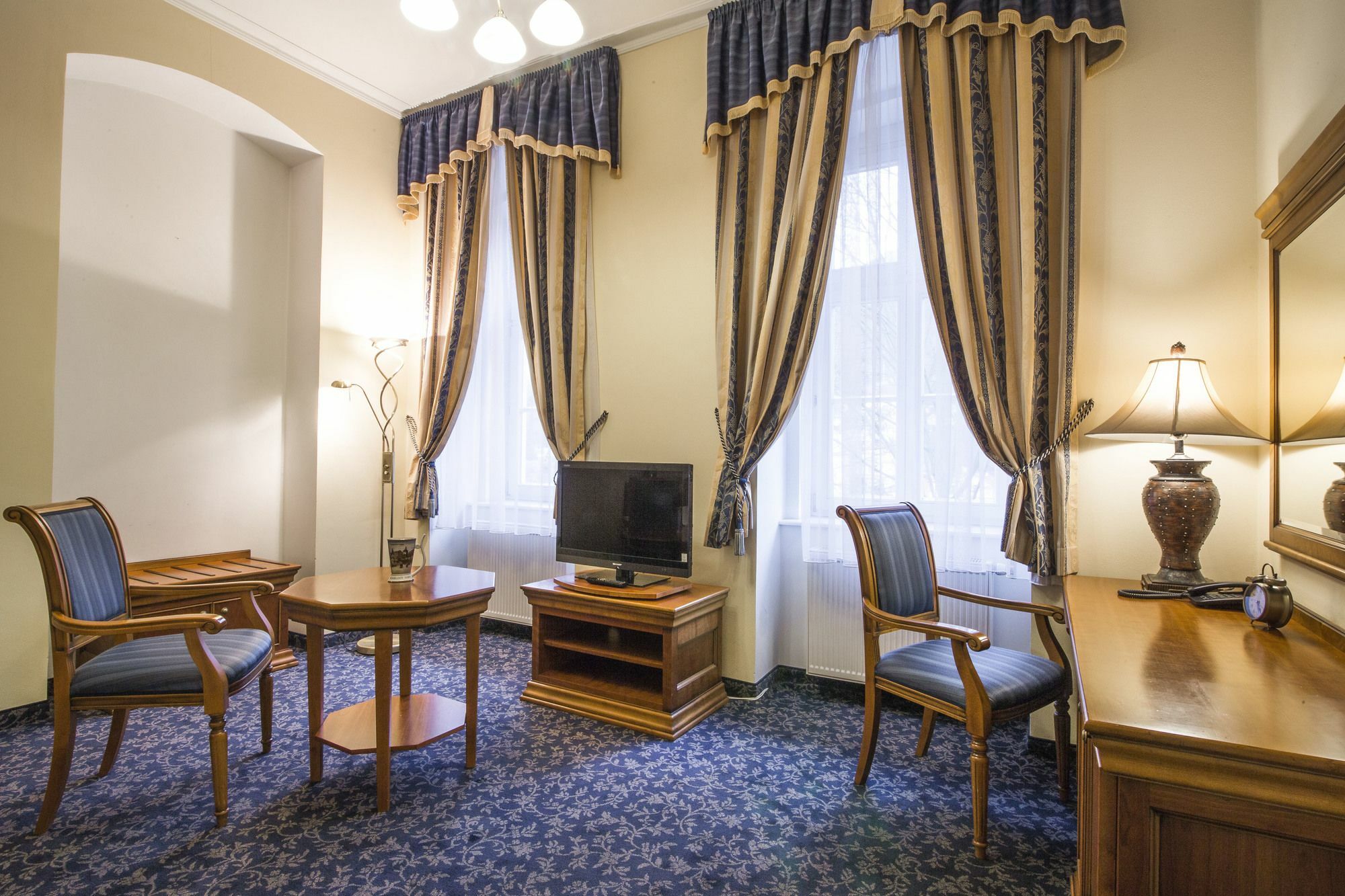 Hotel Ontario Karlovy Vary Dış mekan fotoğraf